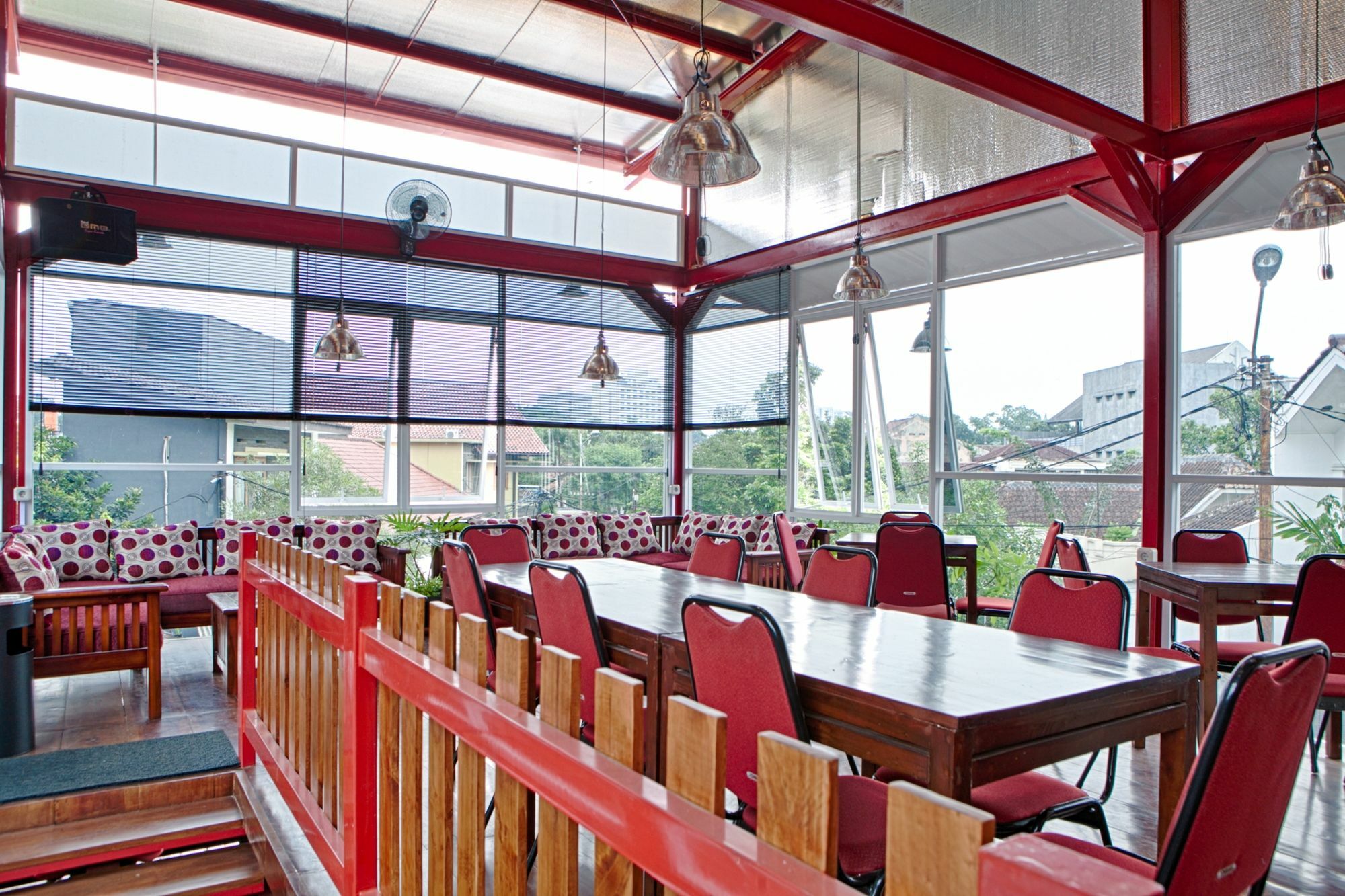 Reddoorz Plus Near Riau Street Бандунг Экстерьер фото
